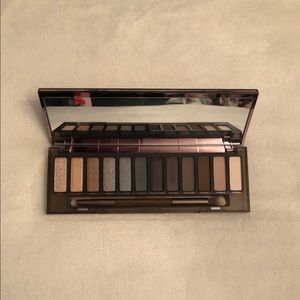 Urban Decay Naked Smokey Palette